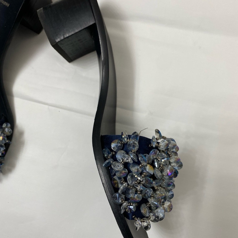 Tory Burch Logan Sandal - Picture 13 of 13